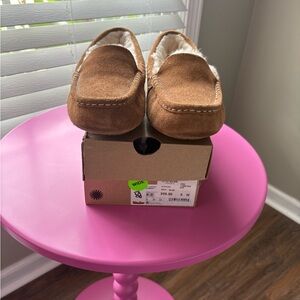 Women’s Ugg slippers